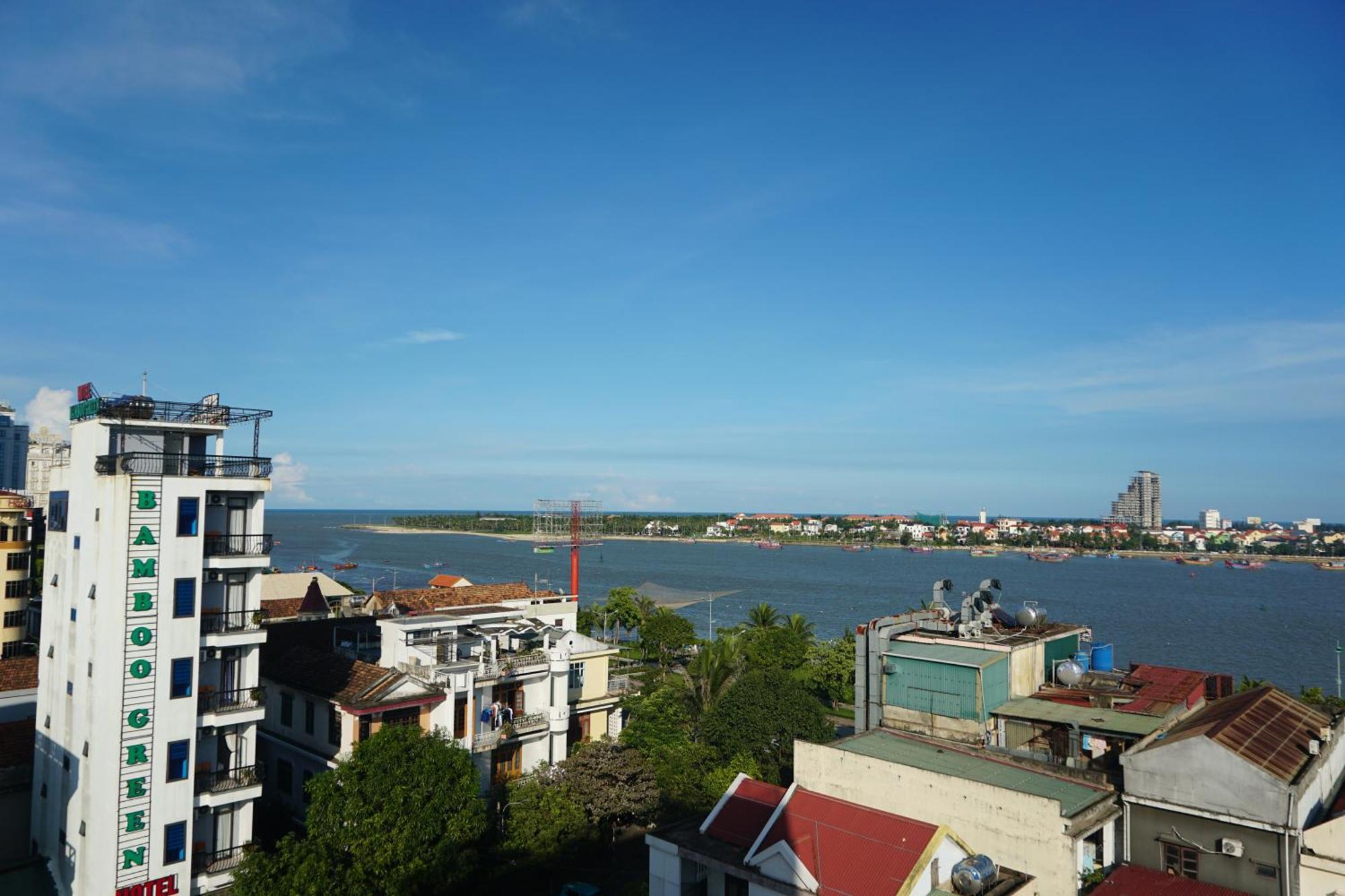 Khách sạn Minh Quang Hotel Dong Hoi Exterior foto