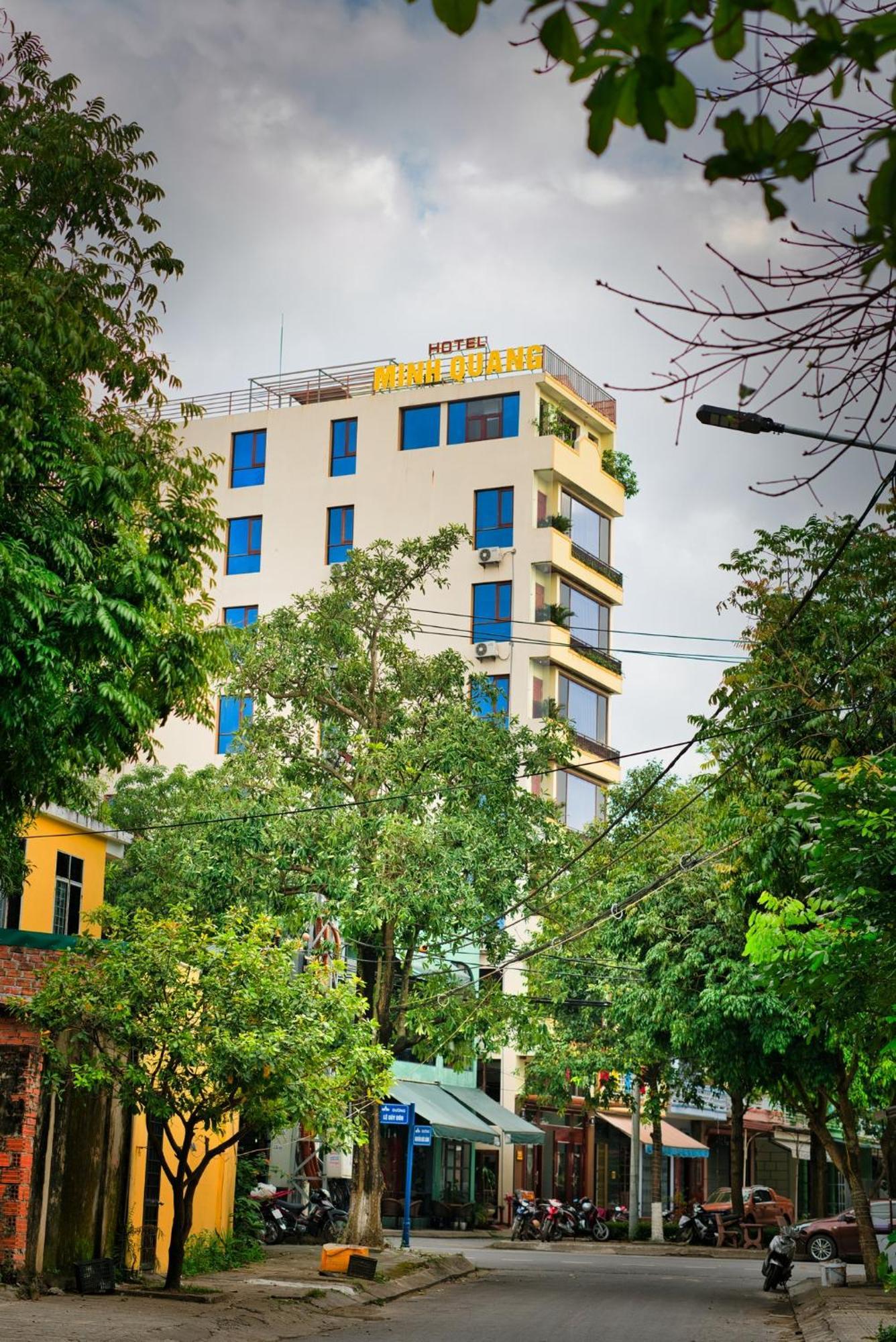 Khách sạn Minh Quang Hotel Dong Hoi Exterior foto